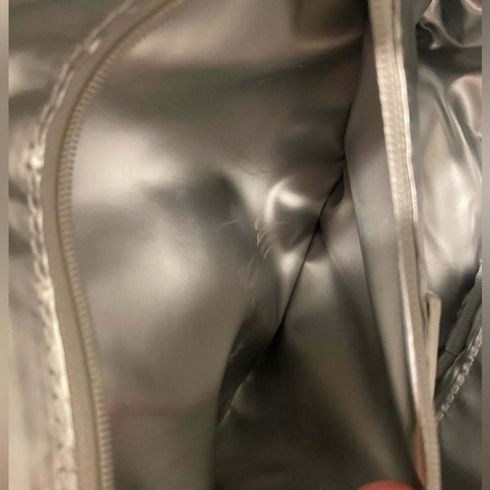 Like New Talbots Metallic Quilted Crossbody Bag silver - Picture 9 of 10